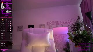 Kronniekray May 30, 2022 17:14 pm webcam show. Duration 00:15:17 - CamShows.tv