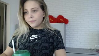 Candymini 2020-Jan-20 9:20 am webcam show. Duration 00:54:00 - CamShows.tv