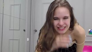 Olivia_nikolson 2022-Apr-21 webcam show. Duration 00:13:24 - CamShows.tv