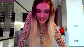 Angella_kleee 2022-May-19 08:11 am webcam show. Duration 00:27:42 - CamShows.tv
