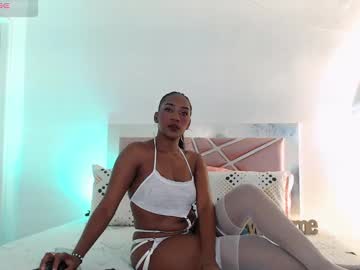 Aisha_w10