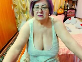 Ellyhot53