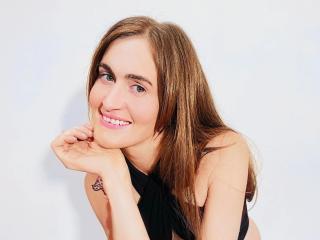 ReifeCecilla-hot