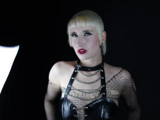 Lynn-Tonic-hot